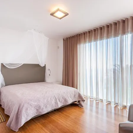 Villa Casa Martinhos By Lovelystay