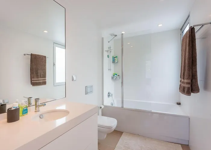 Casa Martinhos By Lovelystay Caniço